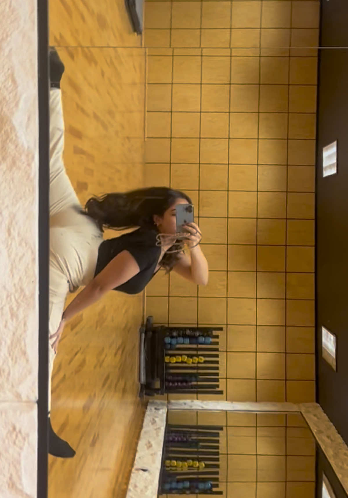 Pants from: @Comfit #foryoupage❤️❤️ #frontsplits #flexibilitycheck #foryou 