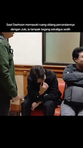 Saat Daehoon memasuki ruang sidang perceraiannya dengan Jule, ia tampak tegang sekaligus sedih #jule #daehoon #sidangperceraiandaehoonjule #daehoonjulia #nadaehoon 