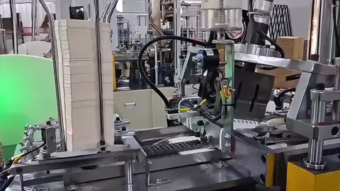 We are very pleased that the customer has sent us the video of the machine. This LXP-100 paper cup machine has been running smoothly in the customer's factory for 5 years.#papercupmachine #papercupmachinefactory #Chinapapercupmachine #machinery 