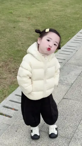 Quần áo cho bé gái #quanaobegai #quanaotreem #annhienkidsfashion 