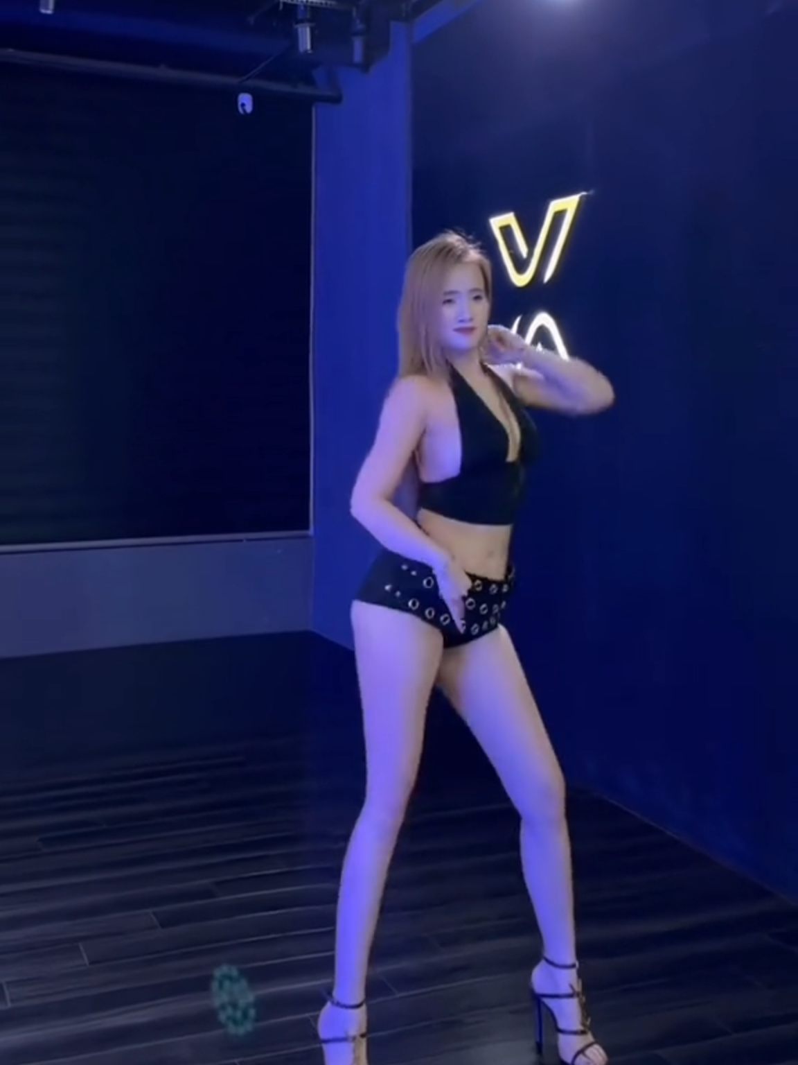 ngôi sao lẻ loi#gaixinhtiktok #dancer #nhay #djremix #remixsong