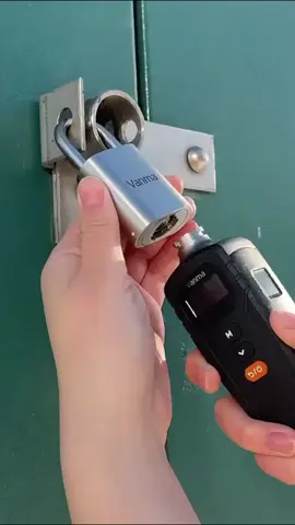🔒 Future-Proof Your Security! 🔒 The 4G Fingerprint Key combines cutting-edge biometrics + cloud control:  ✨ Instant access revocation  ✨ Remote permissions via app  ✨ Audit trails 👉 Link in bio for details!  📩 DM or email sales@lockmanage.com #SmartLocks #Vanma