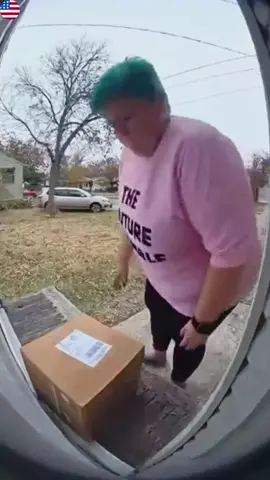 Porch exploding package box with glitter🏳️‍🌈✨🦄#porchpiratecaught #glitter #package #prank 