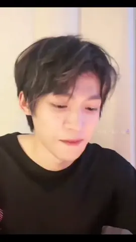 စာသားလဲမရသီချင်းလဲဆိုချင်ဆိုတာအဲ့ကလေးပေါ့သူအရမ်းဟယ် ချစ်ဖို့ကောင်းလိုက်တာ#ziyu #zhengpeng #ziyucute #kim⚡🔮 