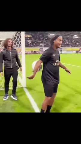 Ronaldinho🤩🇧🇷#ronaldinho #football #Soccer #vira @Ronaldinho 