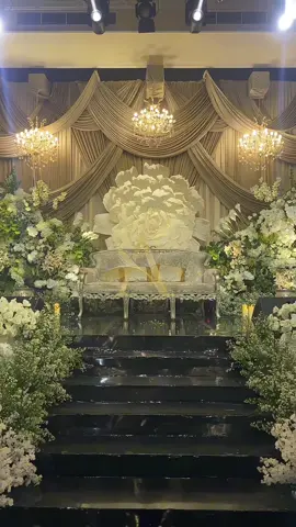 Wisma boga #dekorasipernikahan #royalwedding #weding #dekorasisoloraya #dekorsolo 