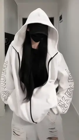 粉絲突破2000啦 天冷了寶寶們要多穿一點 別著涼了#fyp #浅跳一下 #官方大大我想要播放量破w #tiktok #日常 