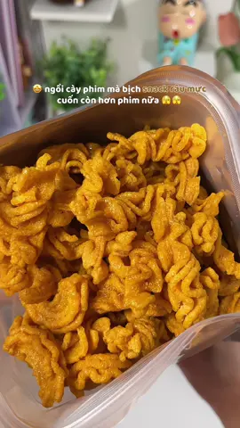 ngồi coi phim mà bịch snack râu mực cuốn hơn cả phim #anvat #snack #bimbim 