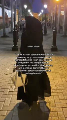 doa yang dilangitkan tidak akan kembali dalam keadaan kosong🤍#storytime#panutan#mbahmoen#kalamulama#arabicsong 