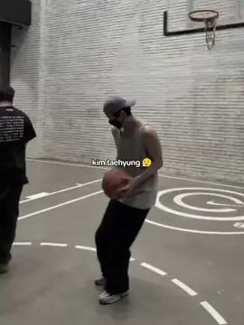 Тэхен и баскетбол моя слабость #taehyung #bts #fyp #btsedit #bts_official_bighit #taehyungedit 