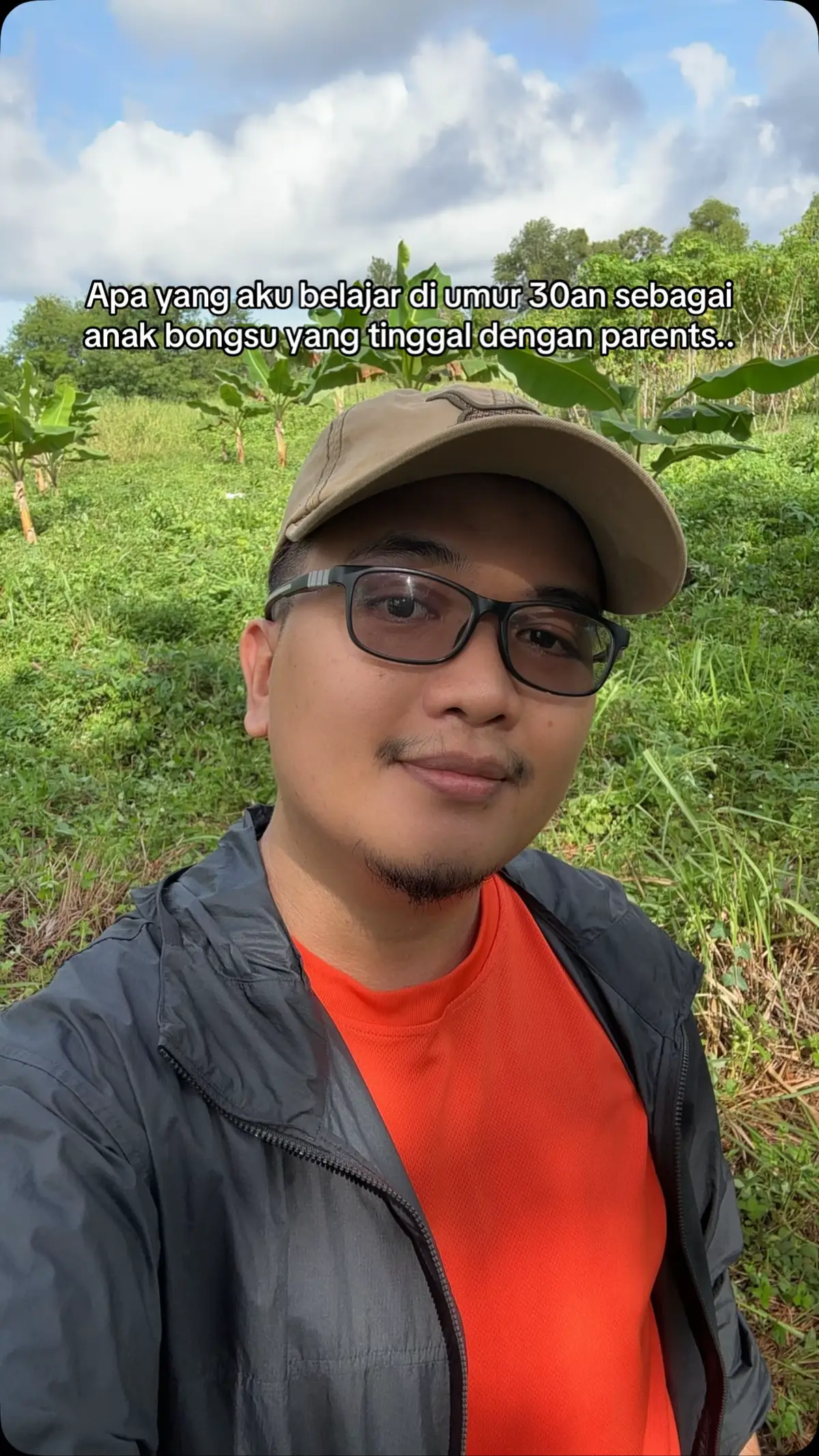 Kepada adik2 yang blm capai 30an. be ready. 30an ni lah permulaan baru. banyak benda kamu akan belajar. jangan anggap 30an ni umur makin tua. tapi ni fasa lain dari fasa 20an 😆 Banyak benda kamu akan sedar. terutama bab kawan tu. apa2 pun sentiasa jaga diri. jangan pernah rasa kamu berseorangan. jangan pendam, tapi luah. 🫂  #30an #bongsu #life #kawan #kehidupan 