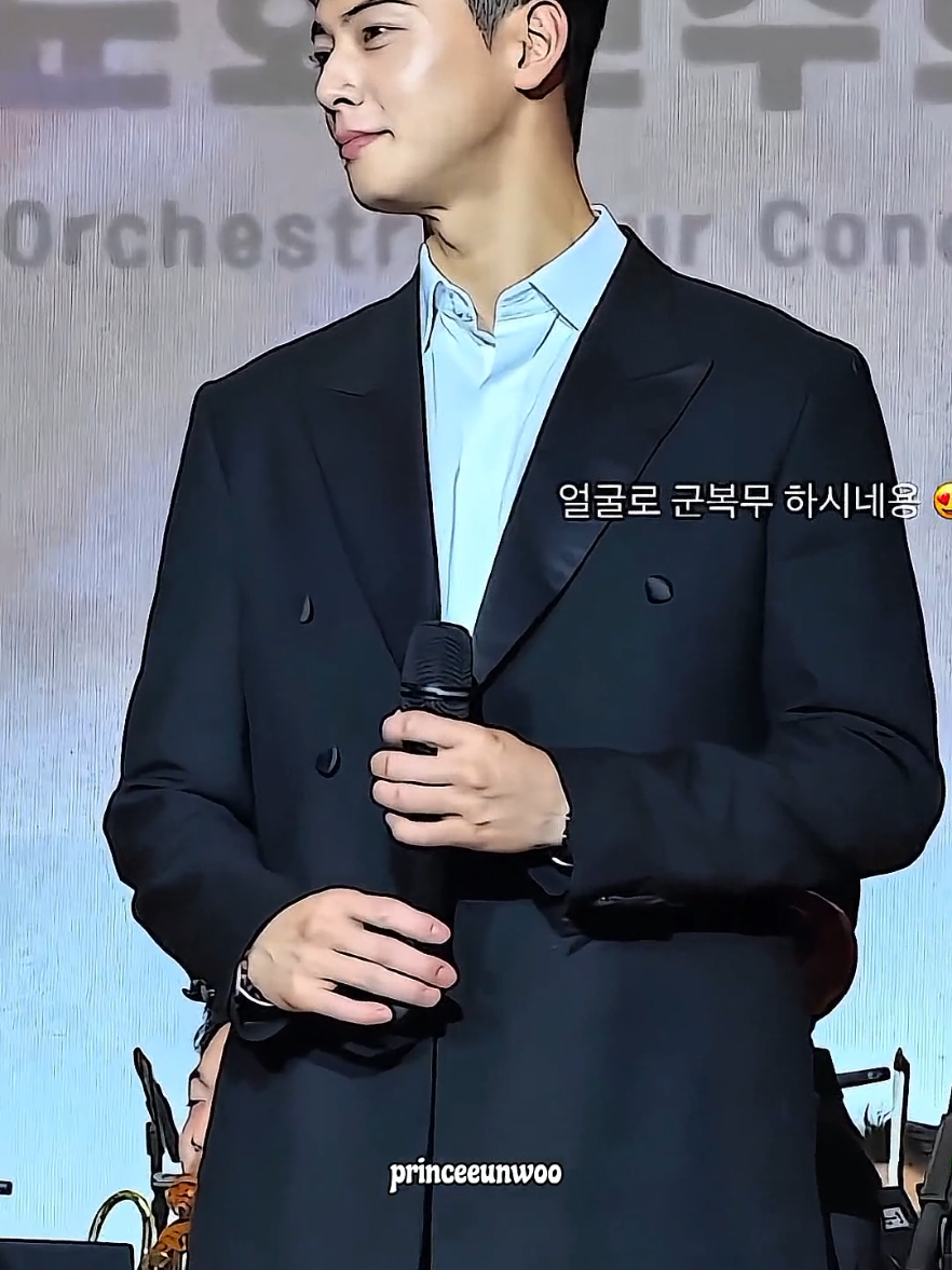 penampilan pertama ayank sebagai prajurit. Ganteng bgt 🫠 #chaeunwoo #fyp 