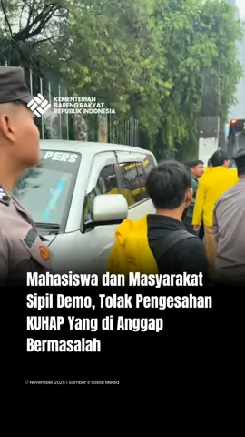 Semangat kawan kawan untuk memperjuangkan hak rakyat.  #mahasiswaindonesia #suararakyat #ruukuhap #barengrakyat #kemenbarari 