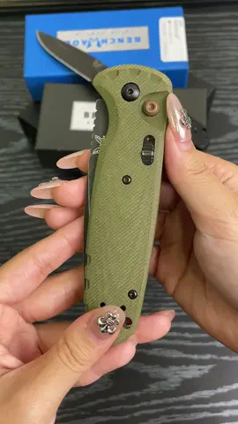 A must-have folding knife for outdoors camping 🏕️ #benchmade #knife #pocketknife #tiktokshopcreatorpicks #tiktokshopblackfriday 