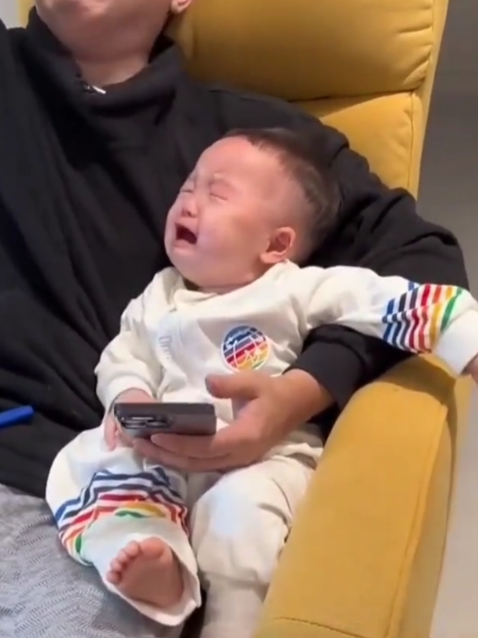 Thêm thèng ku nữa: Ông ba: 2 cái nhà, 2 cái xe, sính lễ 2 phần. Chớt tui😂 Thèn con: Thí mịa rồi, sổ đỏ chia đôi 😭 #khoanhkhacdangyeu #dethuong #dangyeu 