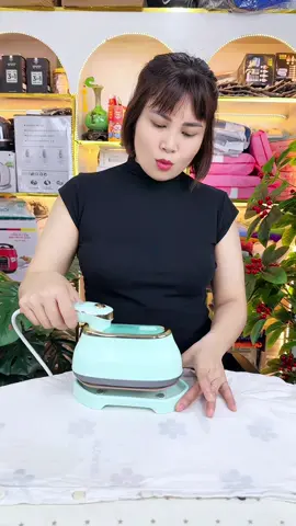 Bàn ủi kết hợp vừa là khô vừa hơi nước 2 trong 1 .quá tiện lợi #xuhuong #banui #banuihoinuoc #giadunganhthu 