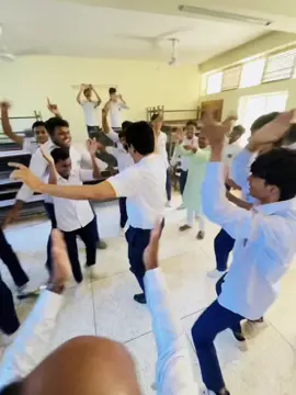 #foryou #foryoupage #tiktokviral #ছাইয়াবিথি #স্যার করা নাচে তো 😎☹️