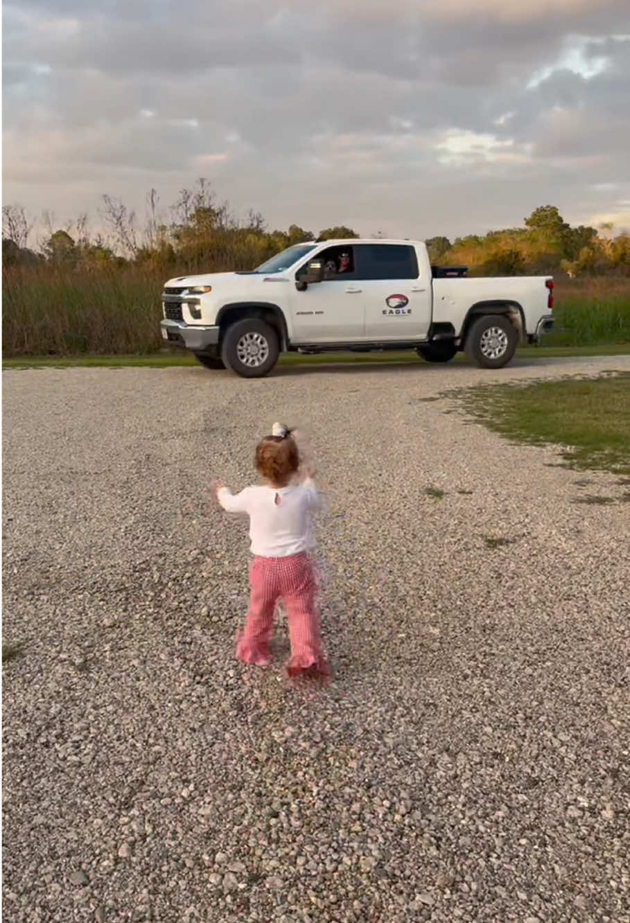 When baby saw daddy come home from work 🥰🥰🥰#baby #dad #Love #babylove #cutebaby #daddysgirl #daughter #babyfever #TrueLove #lovestory #babiesoftiktok #foryou #usa🇺🇸 