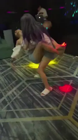 Ngã xg đấy thì ăn 💩 luôn #acebhpdailoan🇼🇸 #chovaytien #chovayquaiphone #duhocsinhdailoan #taichinhdailoan 