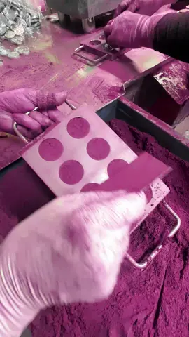 We make the process simple and transparent. From concept to completion. Start your order today.#naturhaircare #luxuryhaircare #mondayhaircare #customhaircare #wavyhaircare 