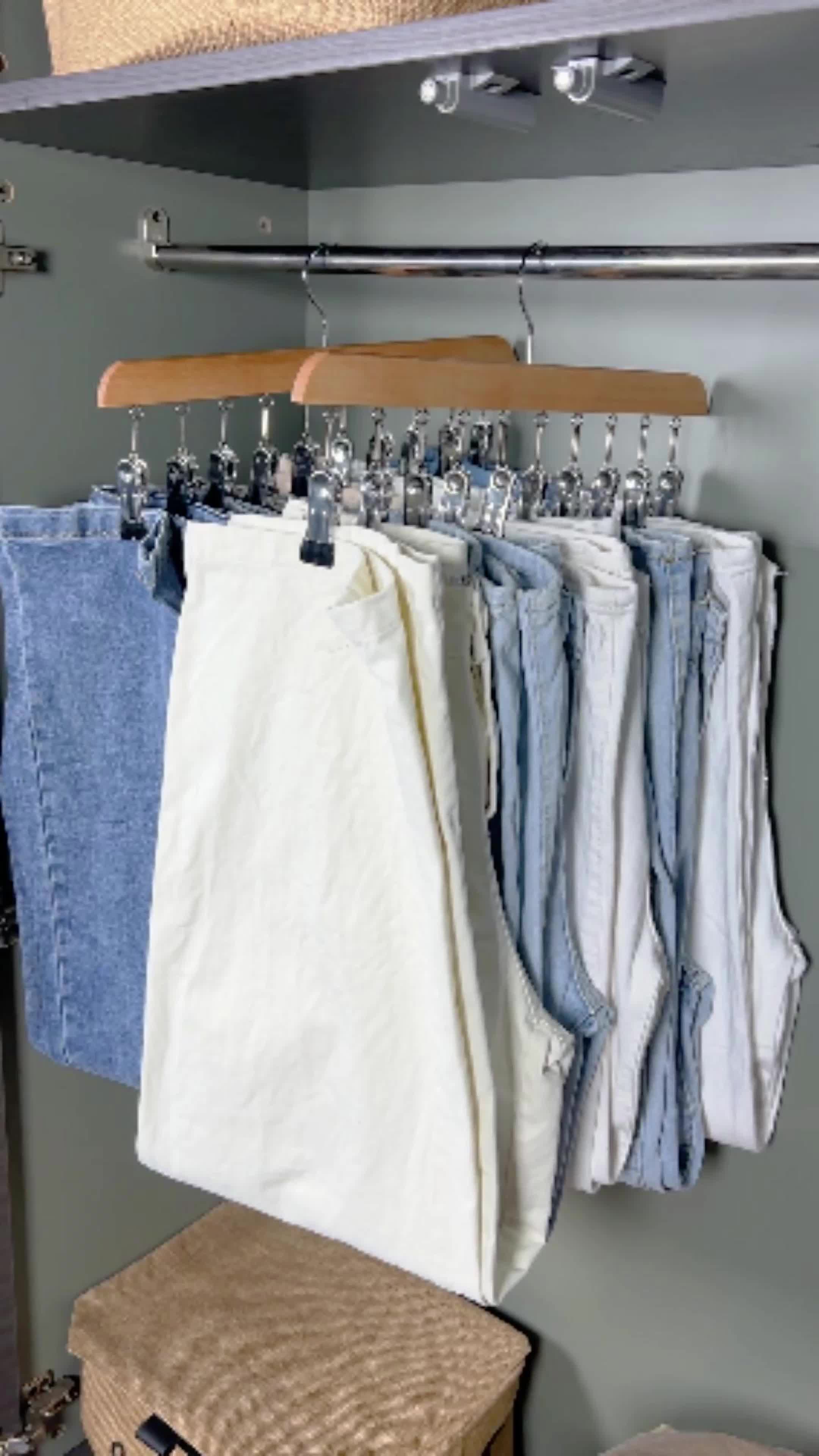 10 silicone-grip clips that hold clothes gently and securely. 👗✨ #leggingsoutfit #clipins #tummycontrolleggings #shoeorganizer #fallwardrobe #closetorganizer #freepeoplehaul #closetorganizers #homehacksessentials #christmastreecloset #tiktokmademebuyit #foryoupage #fyp #hangerwithclips #pantshanger #hanger #closethanger #organizedhome #organizerideas #clothesorganization #legginghanger #closetorganization