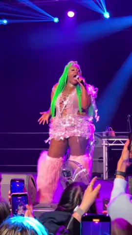 Queen cupcaKke🦄 @CupcakKe #cupcakke #cpr #floptropica 