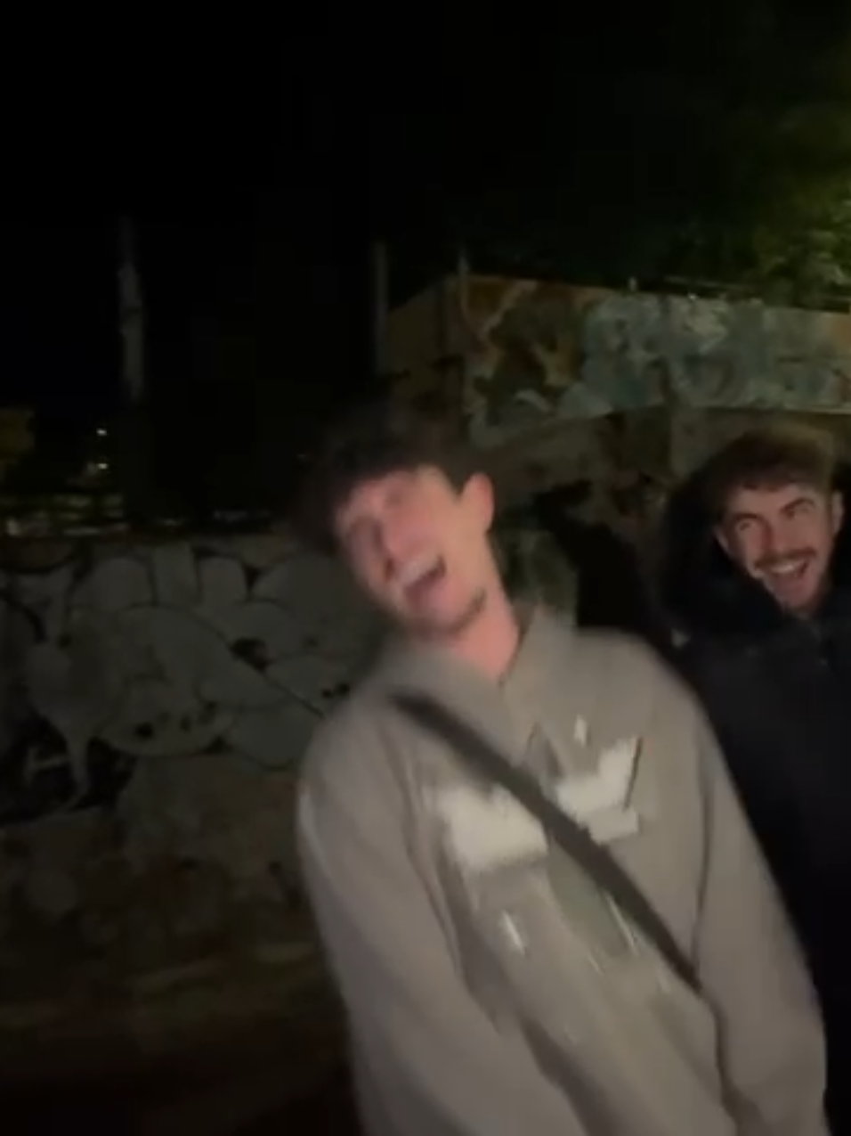 DEVO ANIMANDO EL PARQUE HASTA SIN VOZ 🔥