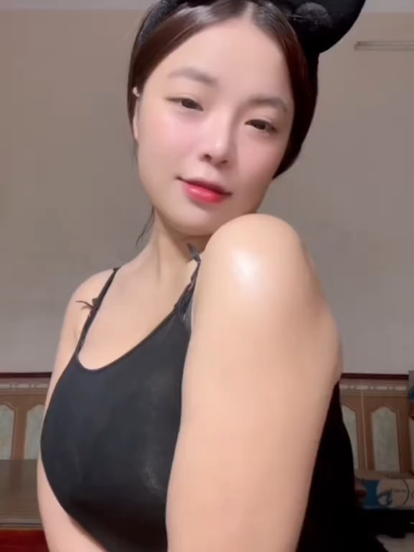 Mỗi tối dưỡng một chút, sáng dậy da mịn như chưa từng khô 💛 #fivegrains #bodyoil #dauduongthiennhien