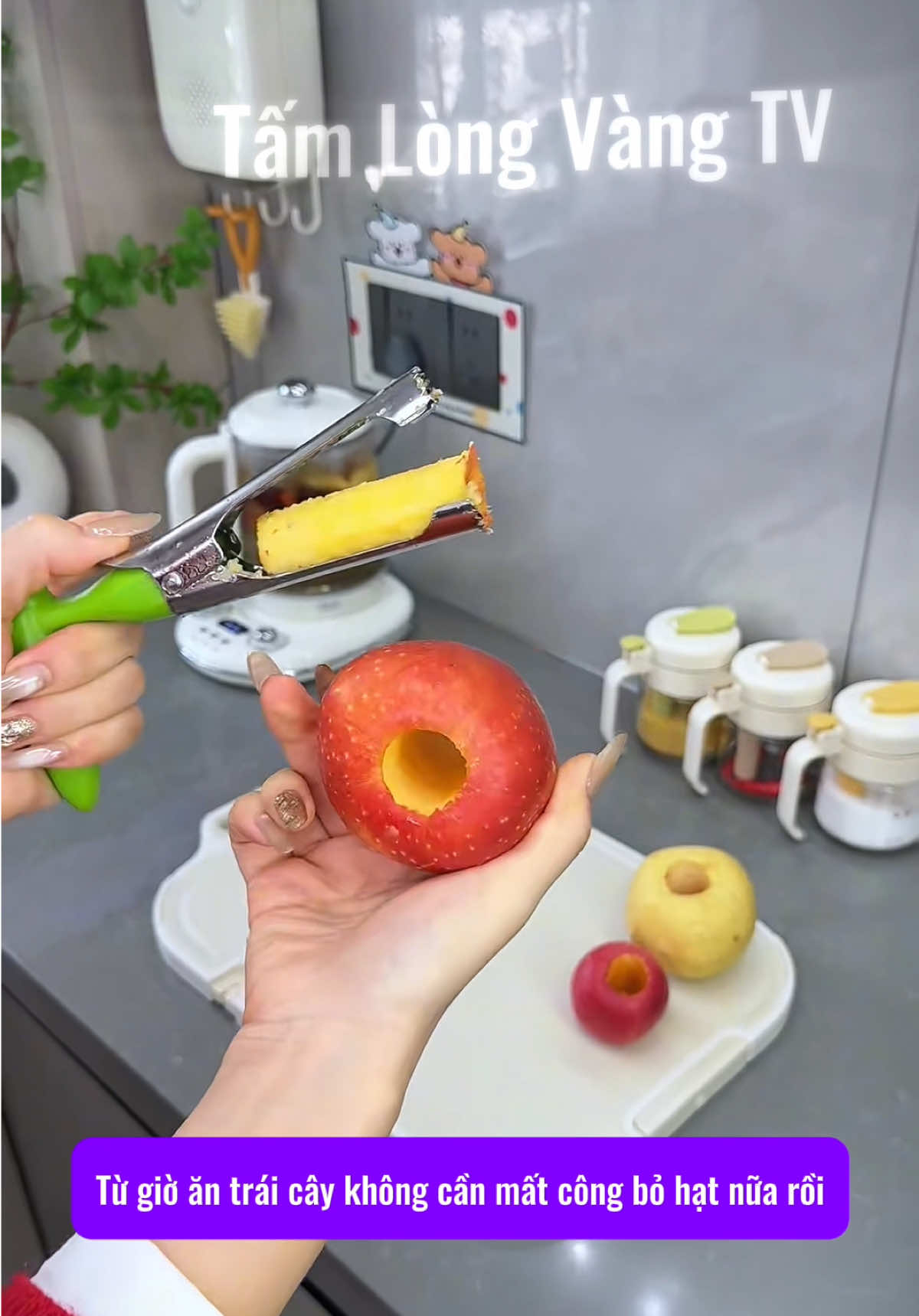 Sao giờ mình mới biết cái này? Dụng cụ xoắn lõi trái cây thông minh #tintuc #cuocsong  #phimtrungquoc #phimhay 