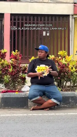 LAH IYOO 😔🤣 . . . #warkopdonowati #awakdewengopi #warkopsurabaya #fyp 