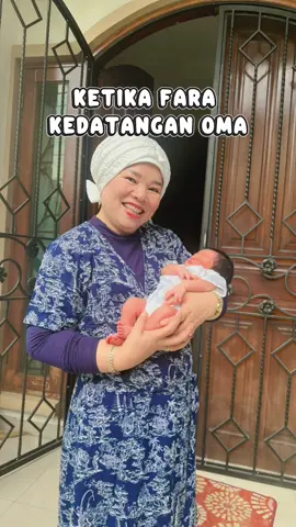 Sengaja datang pagi pagi biar bisa jemur cucu cantik oma🌤️😍 