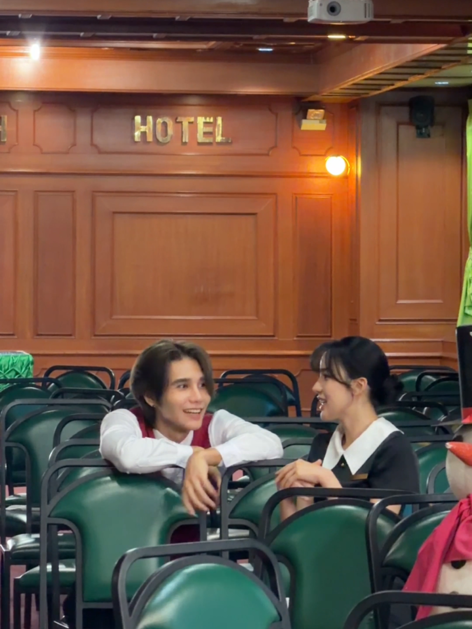 พี่เจฟงงแล้วว่า ที่บริษัทมีตำแหน่งนี้ด้วย?! ใดๆคือหฟินค่ะ🤭 #ข้างบ้านเจนบิวตี้  #เจนิส  #ของขวัญปีใหม่ 