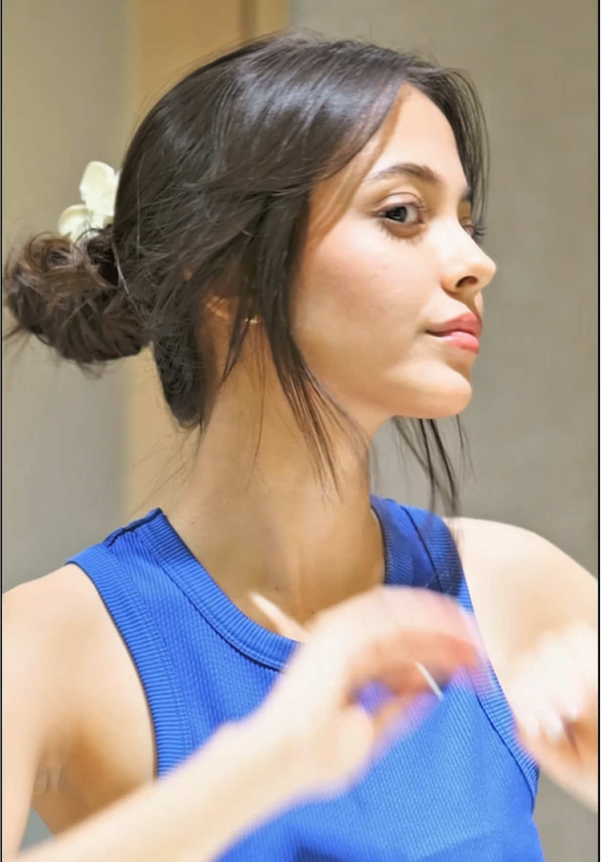 GRWM to meet that special person🤭👀 Couldn’t survive without my body serum — thanks @Vaseline Indonesia #vaselineid 