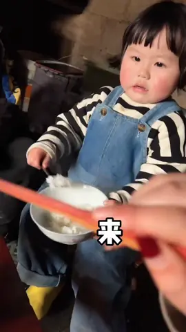 Yao yao hồi nhỏ cưng quá đi mất 😚 #瑶一瑶小肉包 #yaoyiyao #yaoyao #xuhuong #fyp 