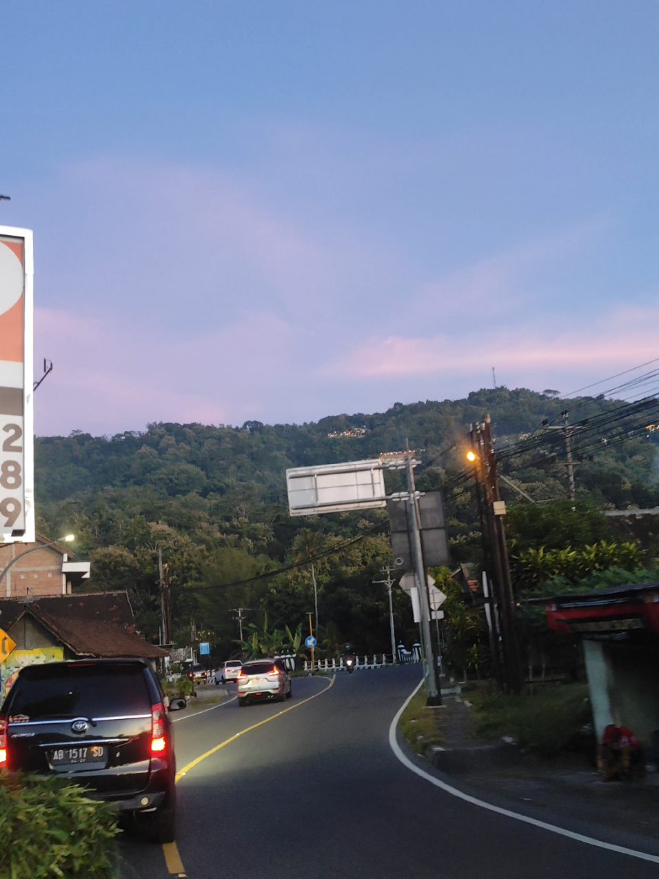 Munggah kwi artine mulih yen seko jogja neng gunungkidul yo ra bolo🤣 #xyzbcafypシ  #masukberandafyp  #kabupatengunungkidul  #jogjalantai2 