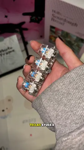 Esto es la mejor forma de aliviar mi ansiedad. 🧘‍♀️Toda persona que sufra de ansiedad, TDAH o estrés necesita un llavero antistrés como este. #tdahadulto #calma #ansiedad #fidget #led