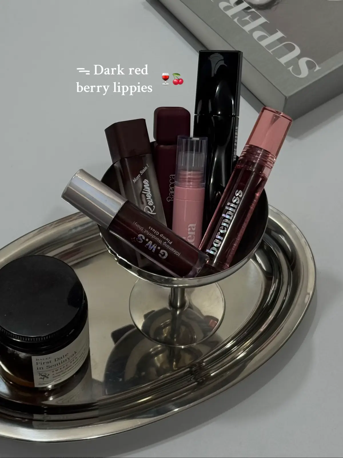 dark feminine girlies 🍷💋 #lips #lippies #redlips #makeup #BeautyTok 