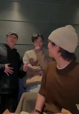 Camera aja sampe kaget jeonghan 😭 #jeonghan #joshua #dino #seventeen #fyp 