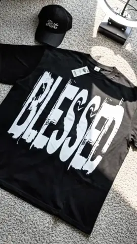 Kaos Skena Boxy Fit Pria Wanita Dewasa Oversize Vintage BLESSED Hitam T-shirt Motif Keren Woopie Project Baju Distro Cowok Katun 20s 200gsm Lembut Nyaman Sablon Platisol Printing #boxy #kaos #baju #OOTD #outfit 