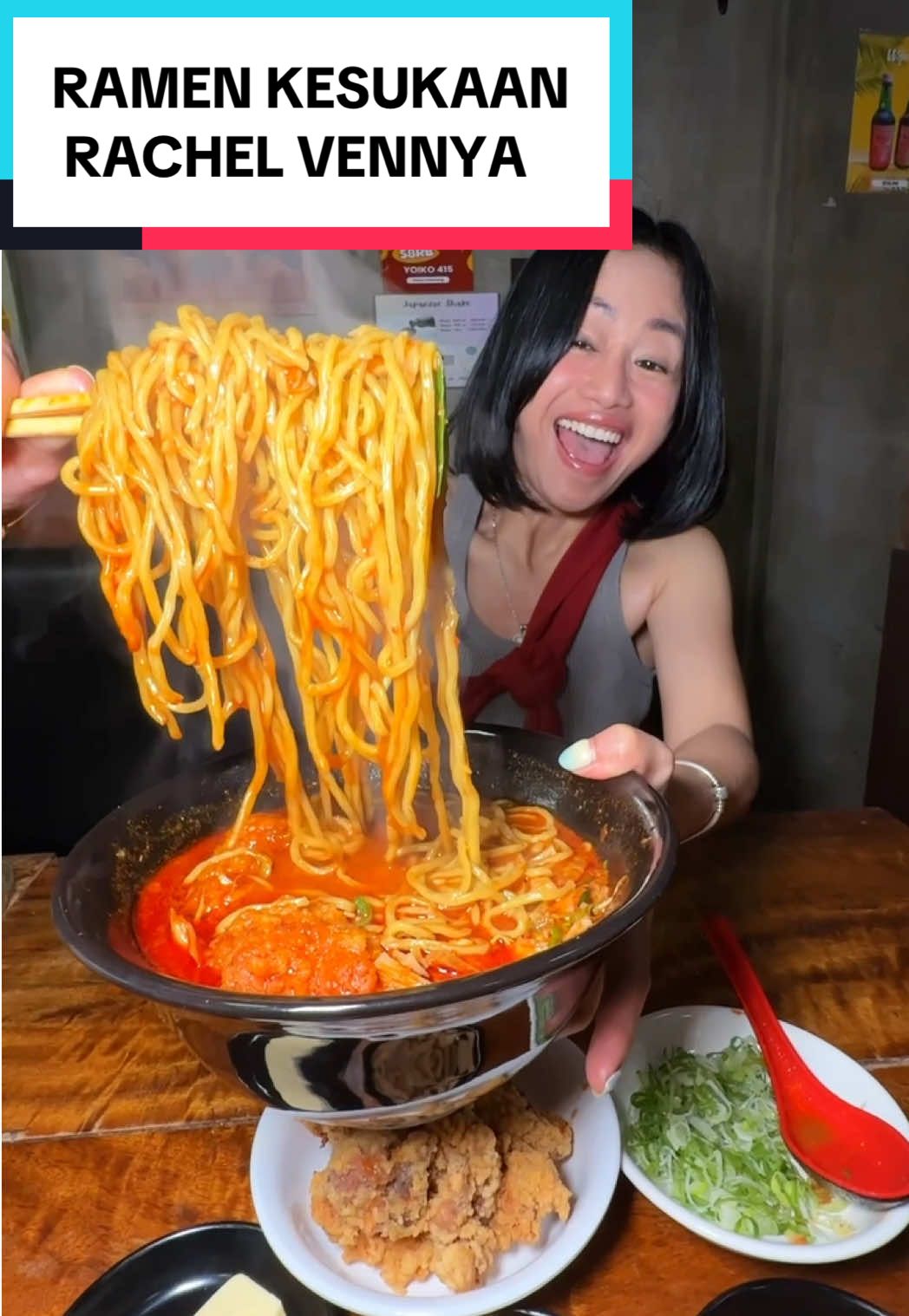 Rasa kuahnya authentic banget rek, pedasnya perpaduan dari Saus Gochujang + Chilli Oil dan Bubuk Cabe, aroma dan rasa dari Wijen dan Minyak Wijennya juga kuat, kuahnya berkaldu sekali, kaldu yang berat, seberat dompet kalian setelah gajian #faridanurhan #awurawuremplok 