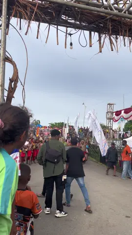 Bulan November, Manokwari lagi sibuk2-nya pokoknyaa mah. #festivaltelukdoreh2025 #manokwari_papuabarat #hutmanokwari127 #fyp #xyzbca 