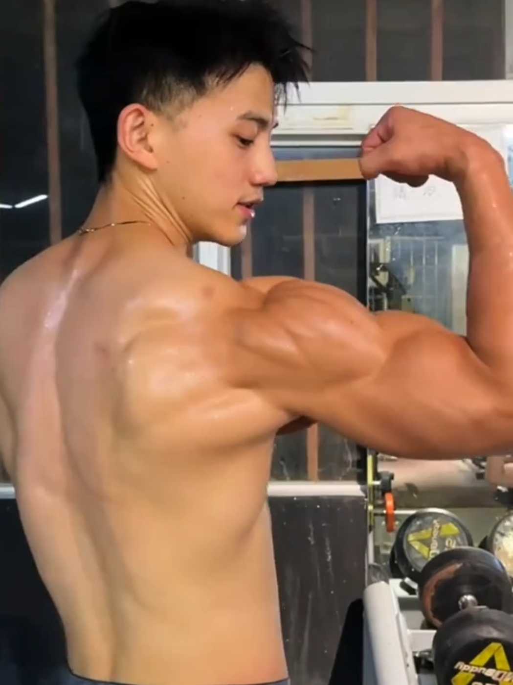 ❤️‍🔥#shirtless #sixpackabs 