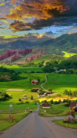 جمال سويسرا 🇨🇭 هاجروعيش الحياة.💙💛. . #يوم_التأسيس #سويسرا🇨🇭 #المانيا #الحمدلله_دائماً_وابداً #يوميات_كارتونية 