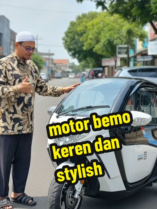 Anti macet, anti panas hujan! ☔️☀️ Bemo listrik exotic Bandung ini bikin kamu tampil beda & nyaman maksimal. Mau coba? #BemoListrik #TricycleElektrik #MotorListrik #KendaraanListrik #GayaHidupModern