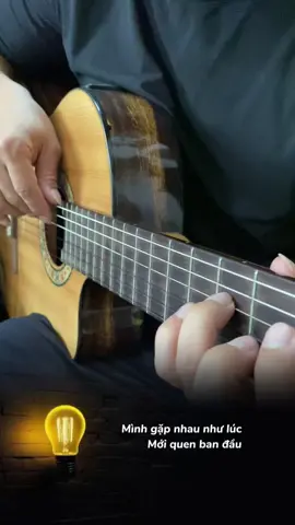 Nhà tôi đơn côi mời e ở lại tâm sự đồ ha #guitar #tuyentapdan #guitarcover 