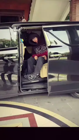 OMG btw motif celana nya mirip celana aku woyy @sptrakori_ @bubub.kori #likegklu🗿🔪 #sptrakori_ #CapCut 