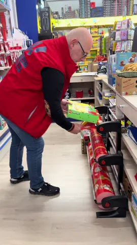 Rien de mieux que de voir le patron emballait avec facilité 😬 #prt #christmas #pourtoi #noel #joueclubterville 