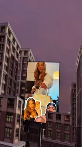 Virgínia Chegou em Madri e foi Recebida por Vini Jr com Flores  e uma Bolsa da Prada avaliada em R$24 mil # Virgínia # Vini Jr # Bolsa # Prada