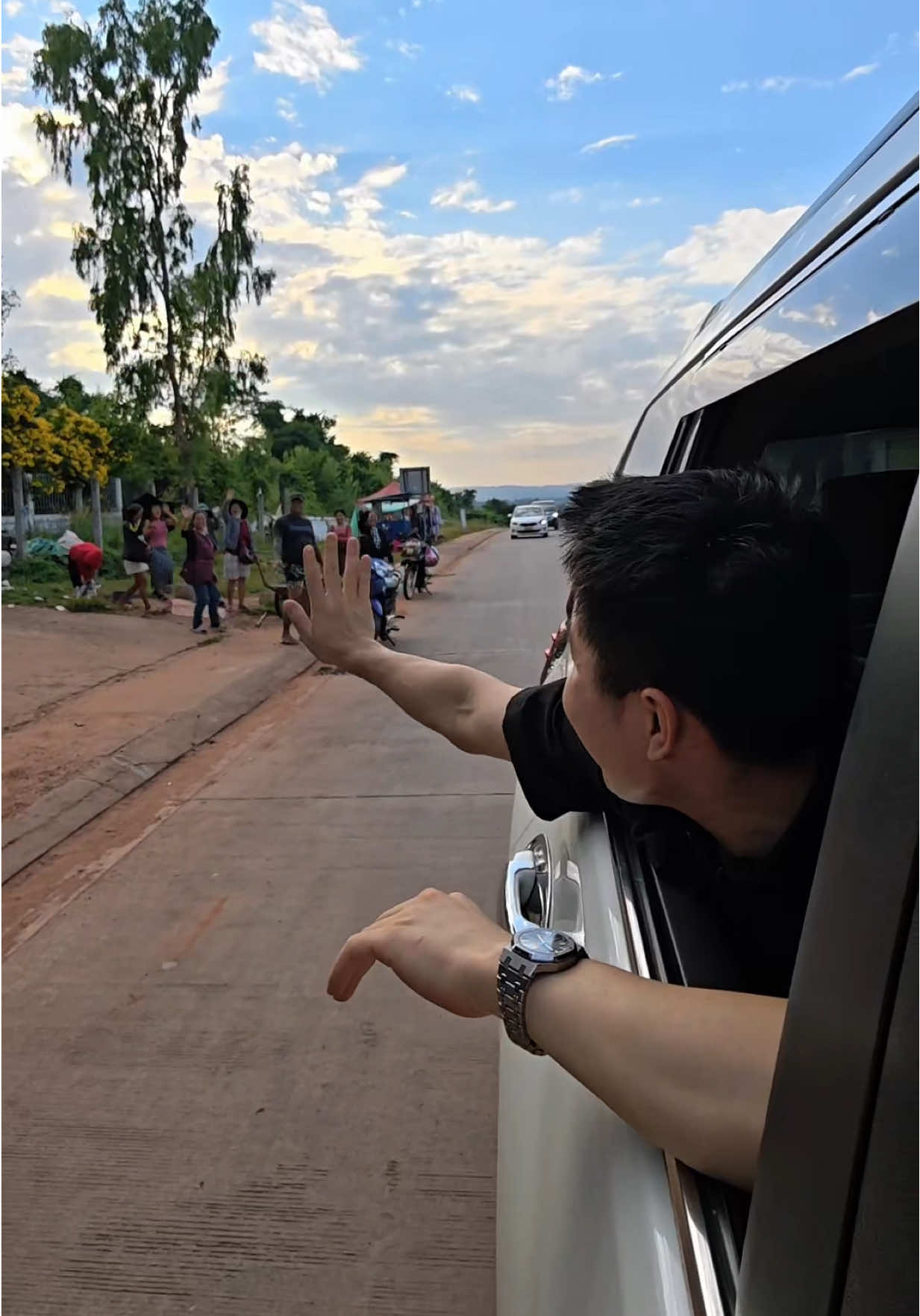 #ອ້າຍວິນ #ແຈກເຄື່ອງ #winwilliam 