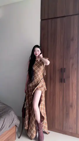 Tr oi cái váy đúng vibe Đà Lạt 🍂 #theliv 